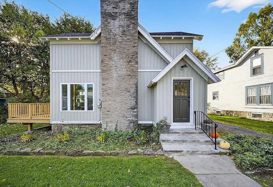 127 W Warrington Rd
