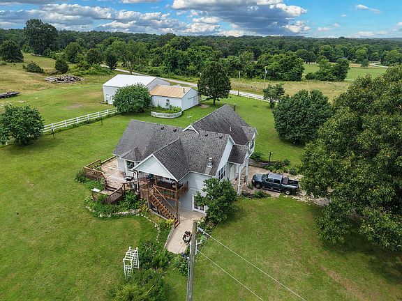 2nd image of 306 Spring Valley