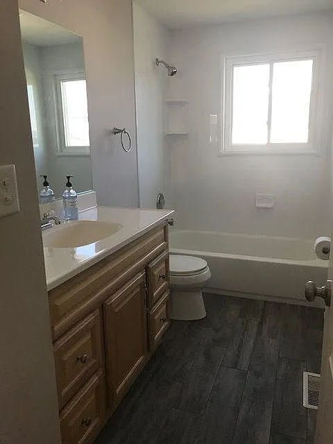 223 Kendrick Ct — Photo 4
