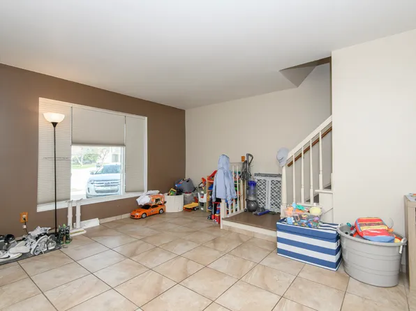1602 Stardust Dr, Waukesha, WI 53186
