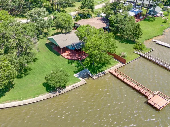 218 Sailfish Dr, Mabank, TX 75156