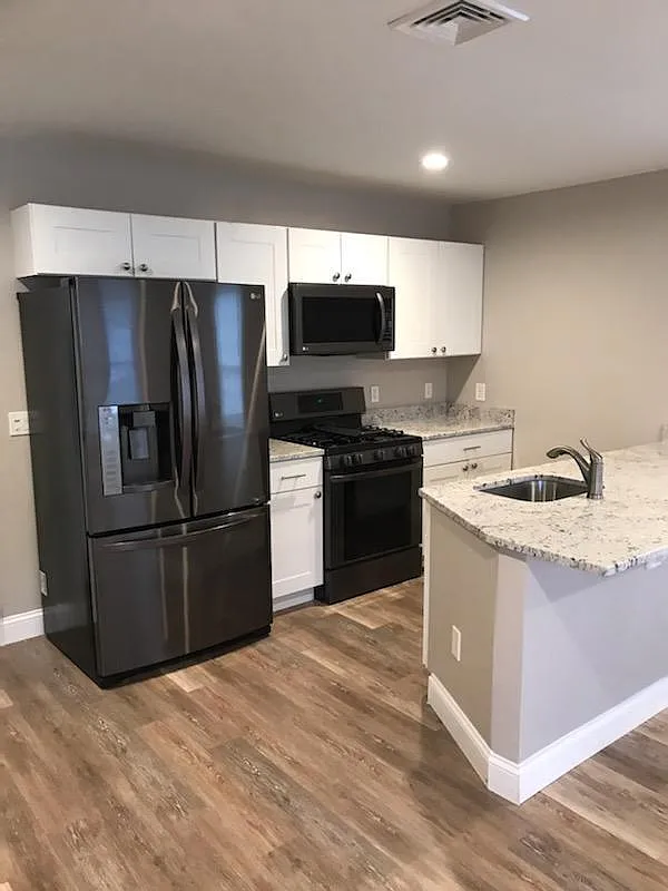 1 bed, 640 sqft, $2,000 — Photo 1