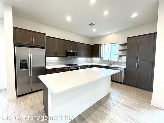 4th image of 485 Village Green Way