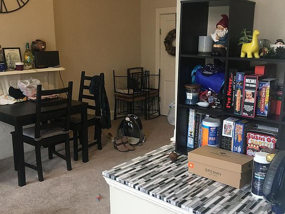 4th image of 423 Plum St #2