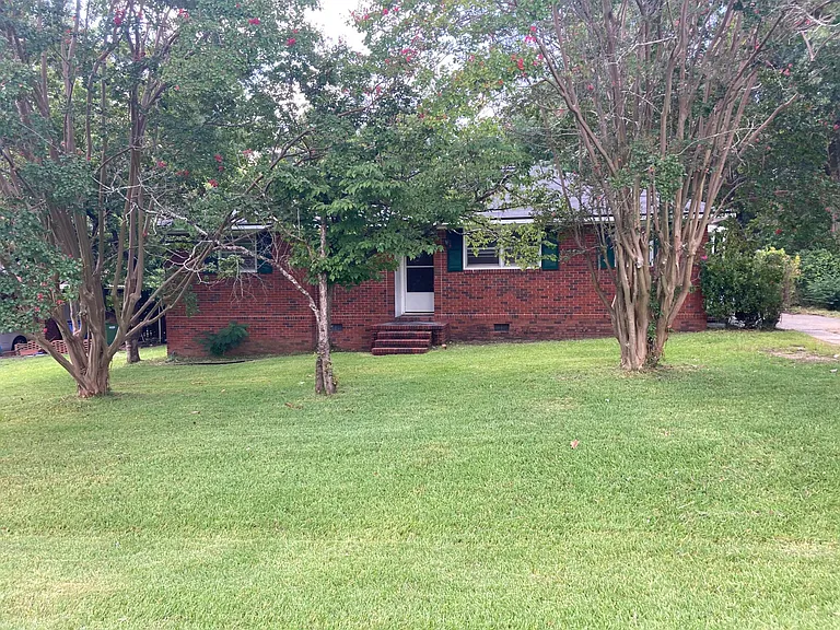 221 Prince Ave — Photo 1