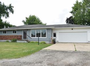 306 Wisconsin St, Fairbank, IA 50629