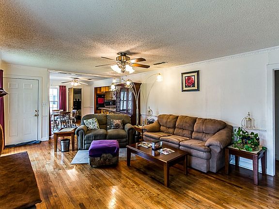 4th image of 2904 Amelia Ave