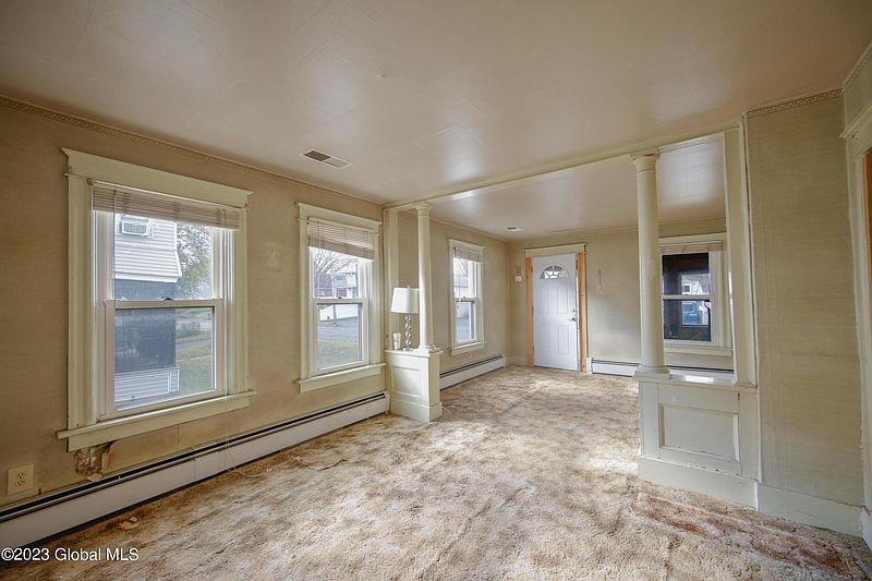 4th image of 567 Saratoga Street