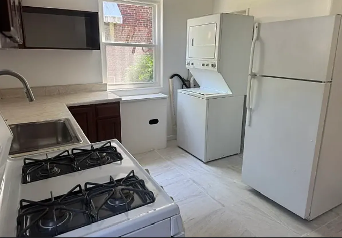 2 bed, 896 sqft, $1,999 — Photo 4