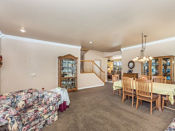 4th image of 38220 Augusta Dr