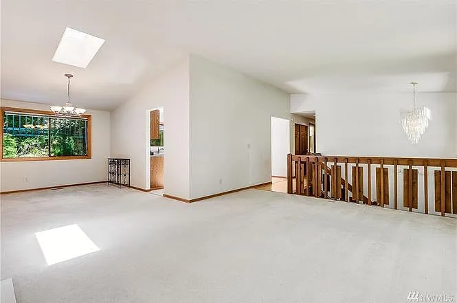 5210 Highland Dr — Photo 11