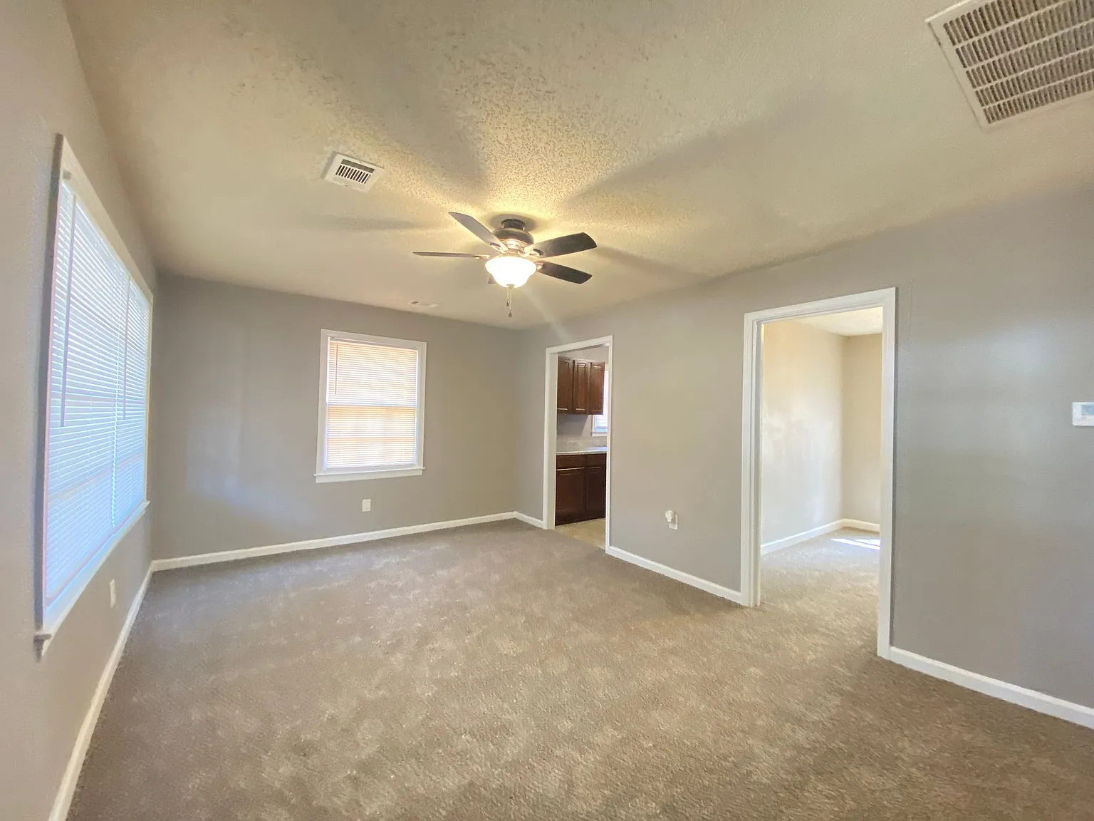 1319 S Jackson St — Photo 2