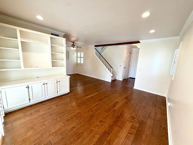 782 Danville Dr — Photo 2