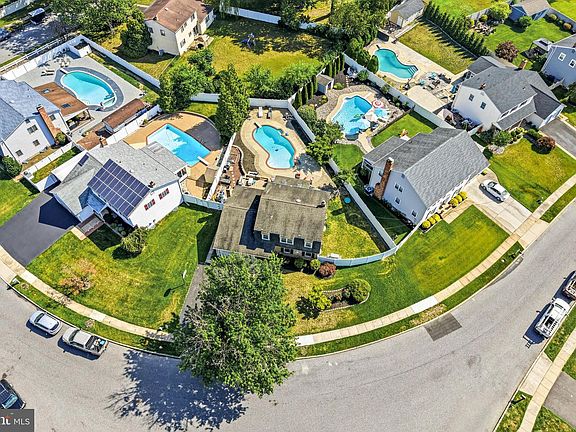 2nd image of 739 Wyngate Rd
