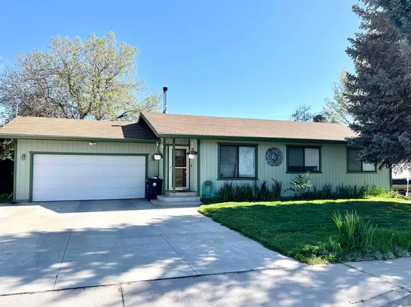 542 Meadow View Dr, Susanville, CA 96130