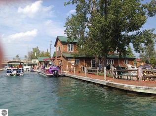 7711 Crystal Beach Rd NW, Rapid City, MI 49676