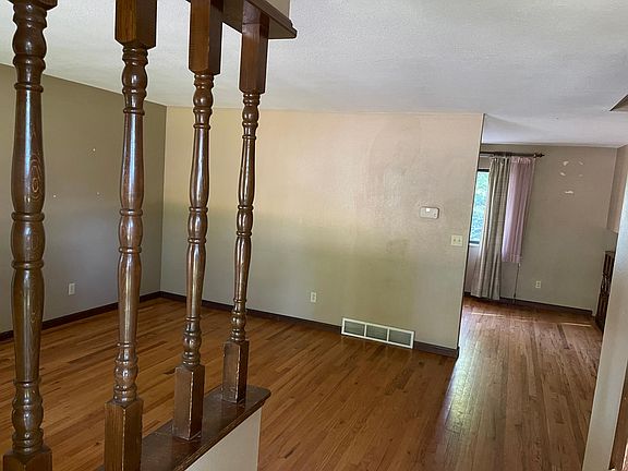 4th image of 430 Del Clair Rd