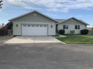 5804 W Sylvester St, Pasco, WA 99301