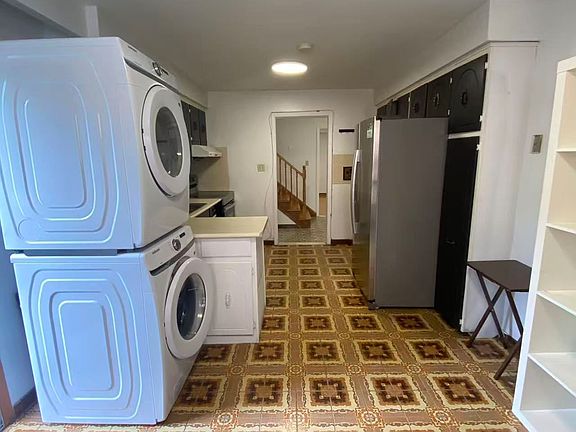 4th image of 31 Donalda Cres