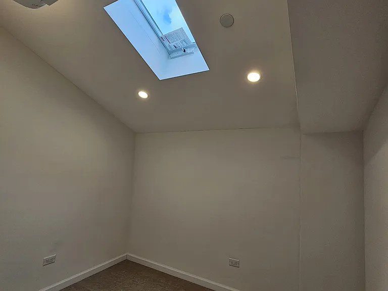 2725 E 21st St #2 — Photo 14