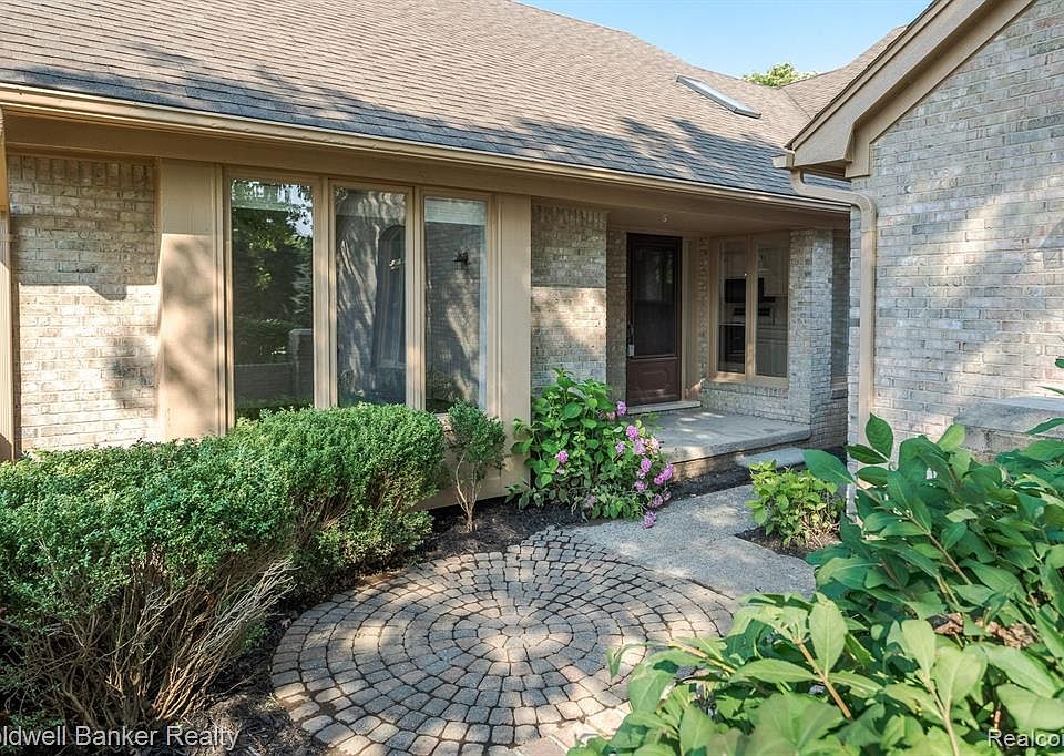 5902 Whitfield Dr, Troy, MI 48098 Zillow