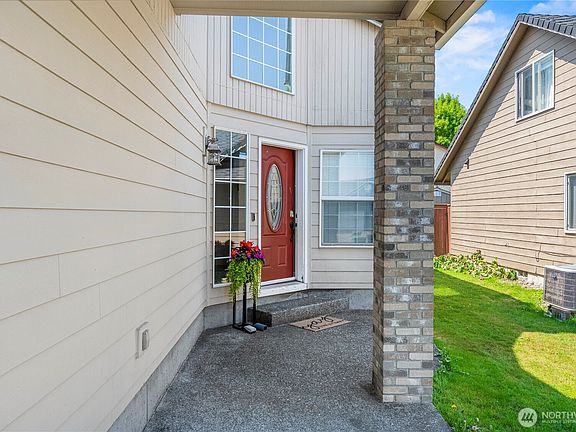 3rd image of 2439 Mulberry Avenue