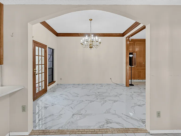 2105 Rolling Oak Ln — Photo 8