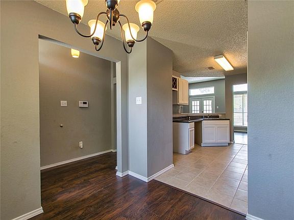 4th image of 1317 Riverview Ln