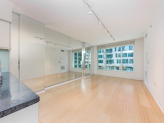 2nd image of 318 Spear St Unit 3C