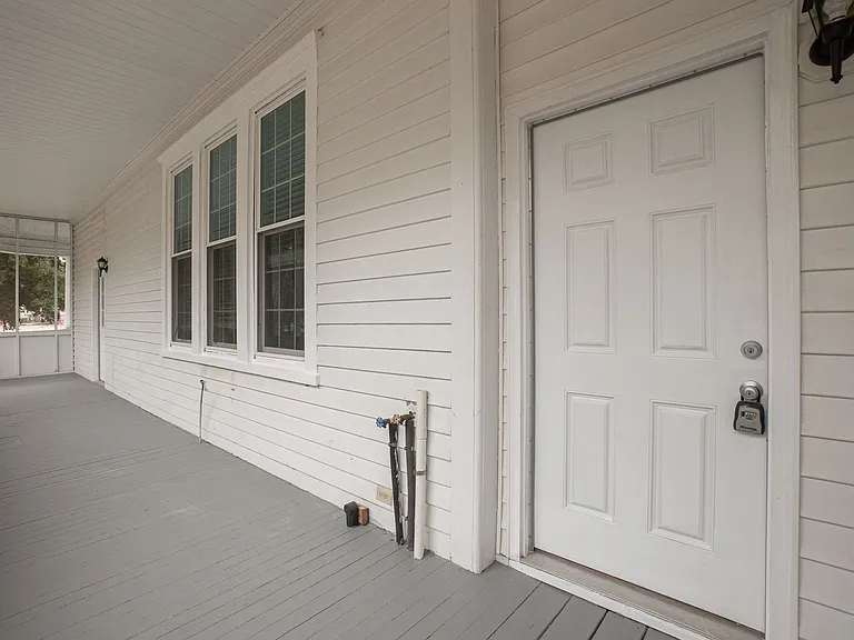 116 Highland Ave — Photo 2