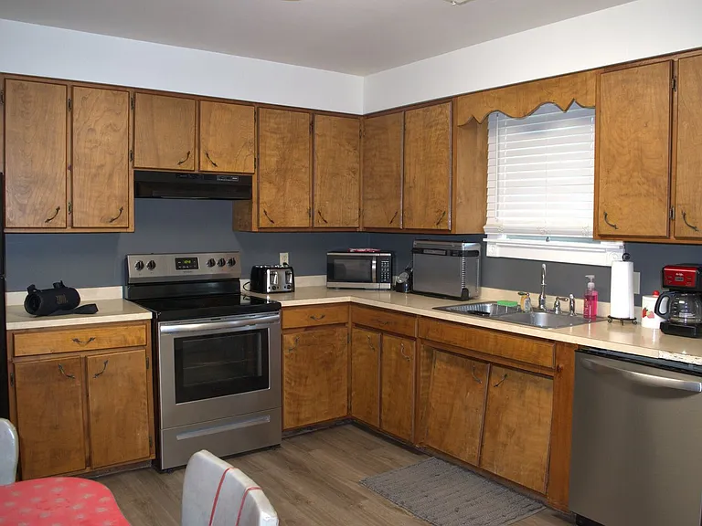 302 Oak St #B — Photo 6