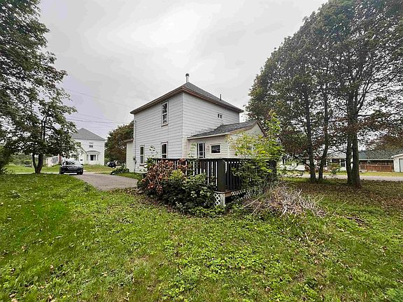 3rd image of 26 Fairview Ave