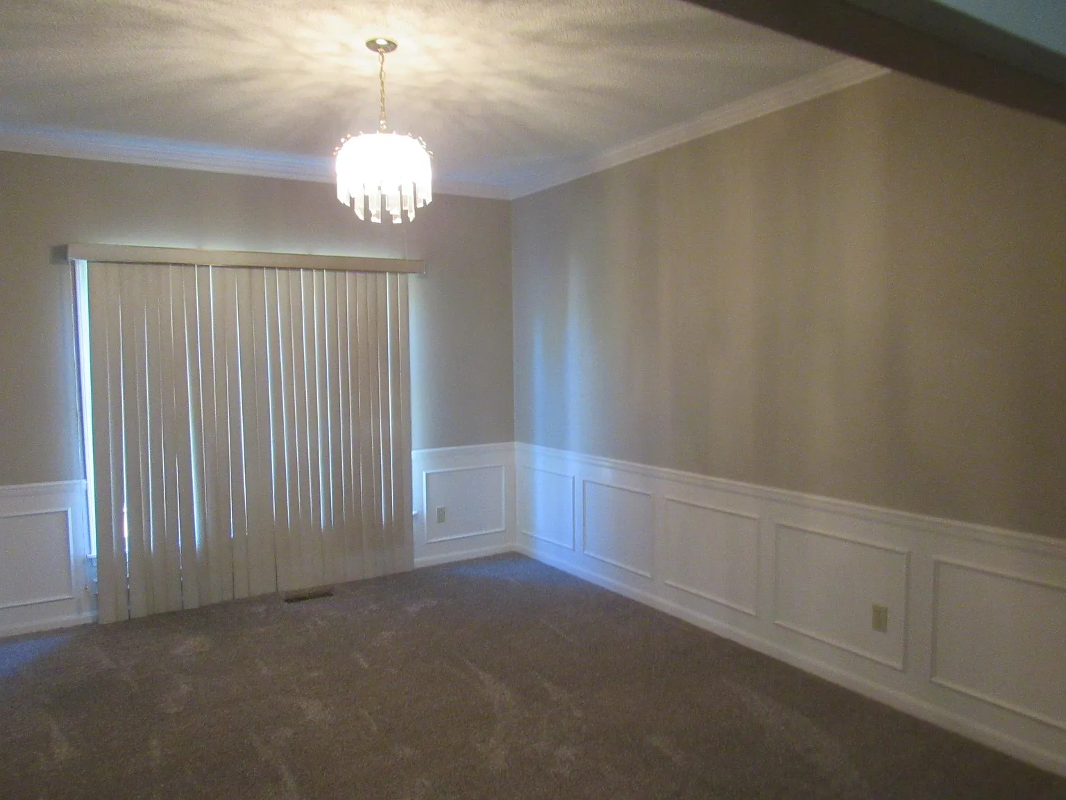 4 bed, 2.5 bath, 2200 sqft, $2,700 — Photo 3