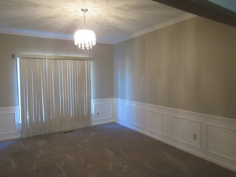 8709 N Lathrop Ave — Photo 3
