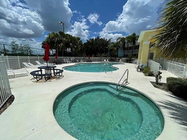 3143 Sun Lake Ct #B — Photo 17