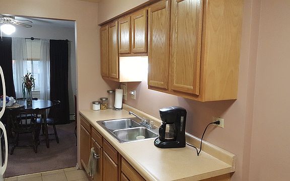 5th image of 2315 E Olive St APT 2I