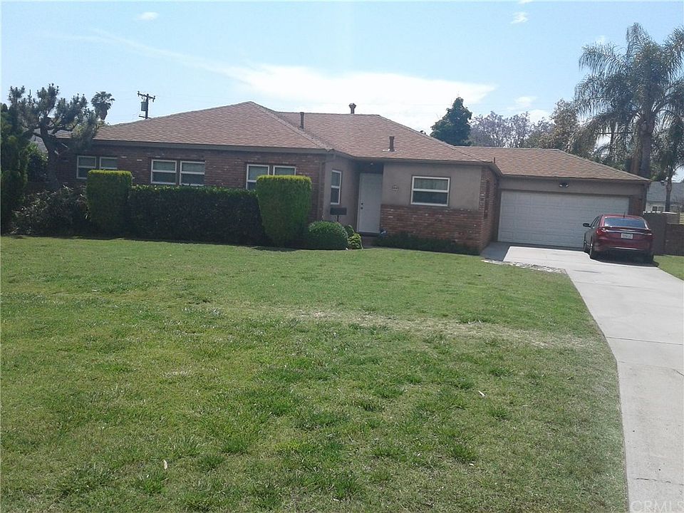 1st image of 2440 Valencia Ave