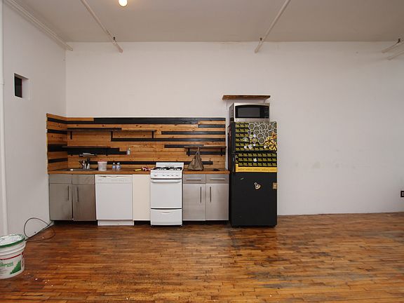 4th image of 476 Jefferson St #322