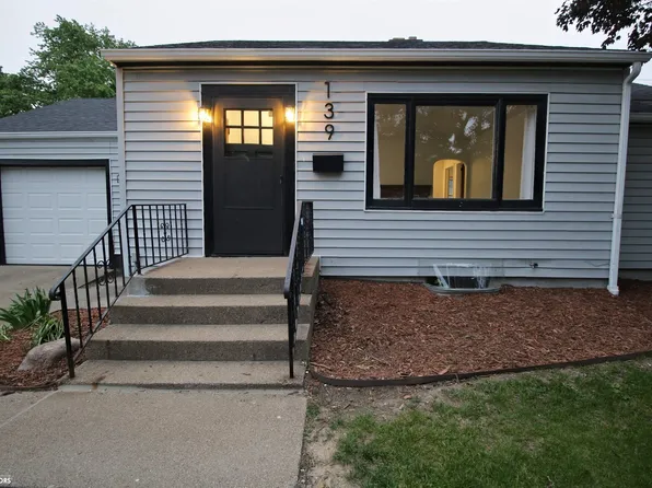 139 Geneva Dr, Oskaloosa, IA 52577