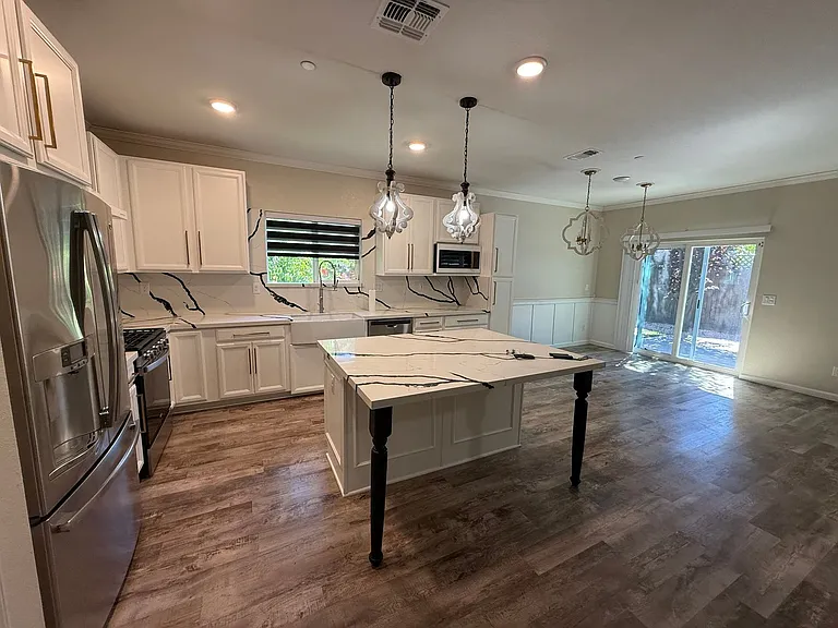 2995 Stable Dr — Photo 8