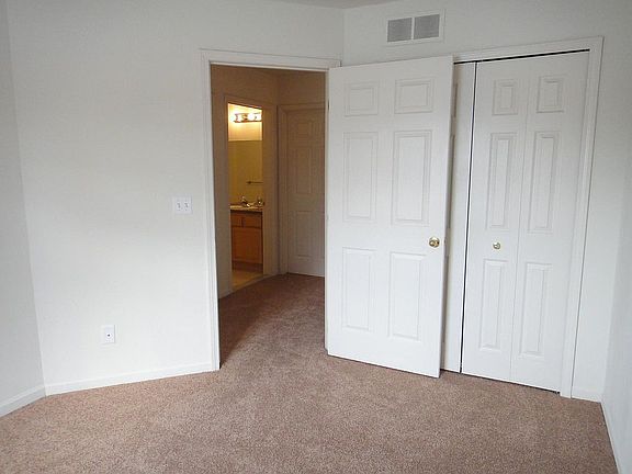 4th image of 38220 Saratoga Cir #1