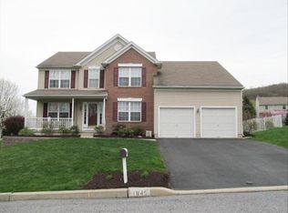 1845 Hoops Ln, Easton, PA 18040