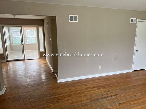 3rd image of 185 Saint Benedict Ln