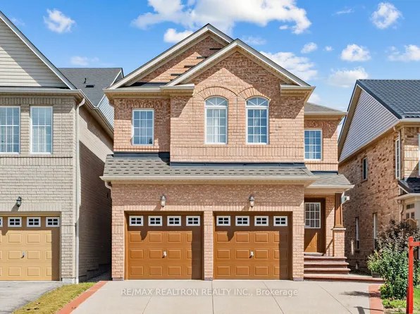 4841 Apple Blossom Cir, Mississauga, ON L5V 3C6