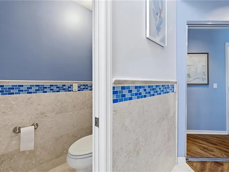 27119 Oakwood Lake Dr — Photo 32