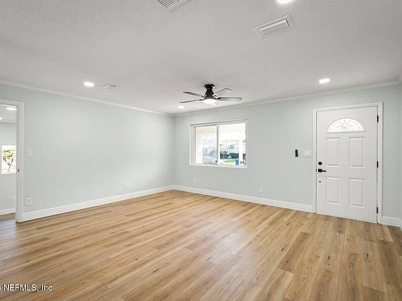 3rd image of 2628 ARLEX Drive E
