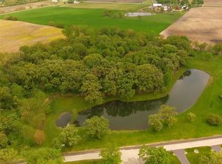 17N129 Oak Grove Dr, Hampshire, IL 60140