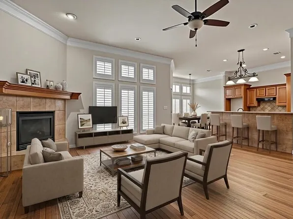 111 Red Oak Dr, Aubrey, TX 76227