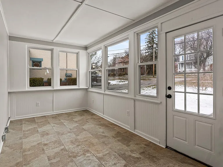 132 E Main St #STUDIO — Photo 13