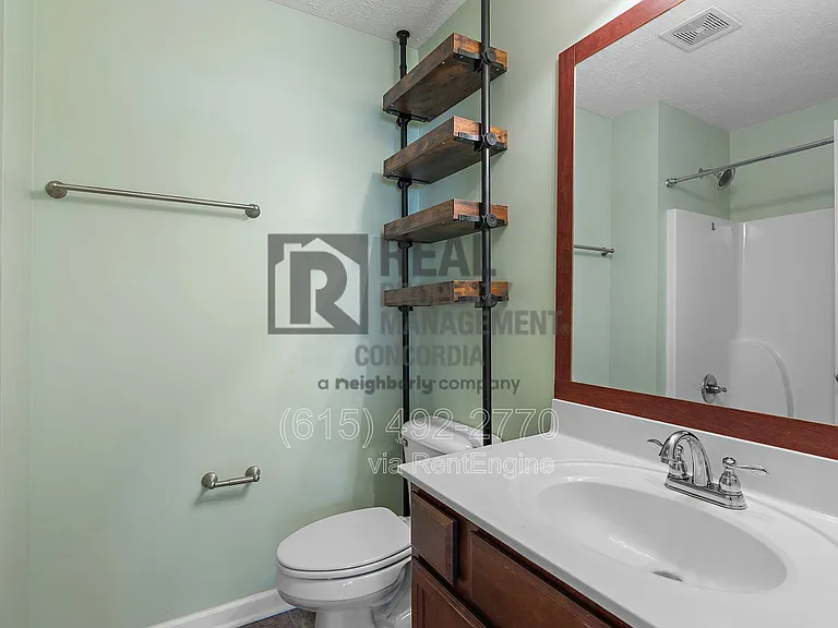 1702 Sprucedale Dr — Photo 15